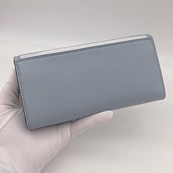 MICHAEL Michael Kors Mimi Large Saffiano Leather Bi-Fold Wallet Pale Blue - Picture 2 of 16